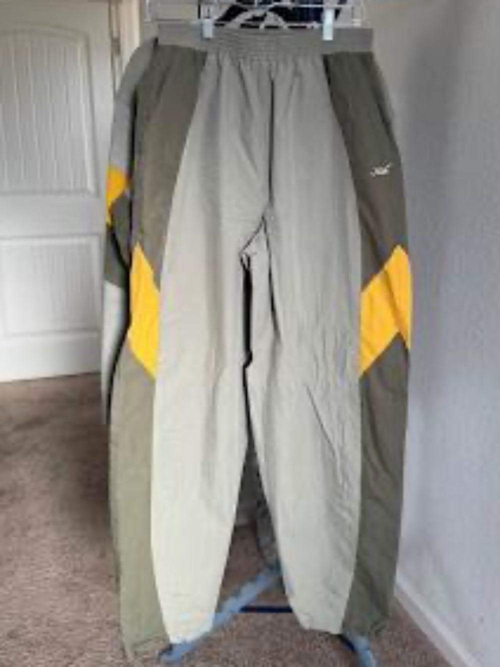 Kith Women Carter Color-Blocked Wind Pant 'Plaster'